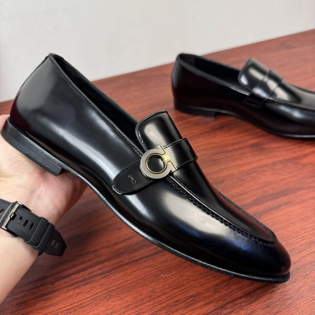 Ferragamo Gancini Buckle Men's Loafers — model